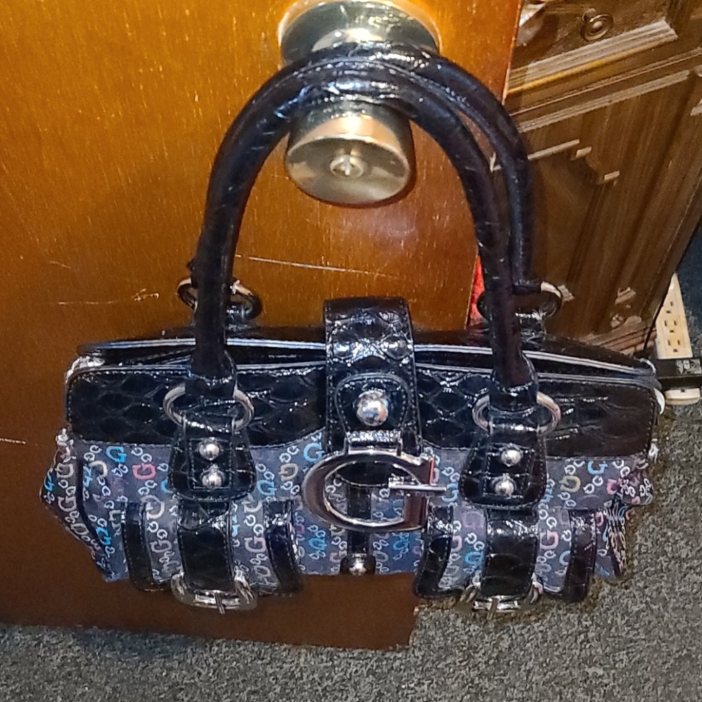 Guess Handbag - Picture 7 of 7